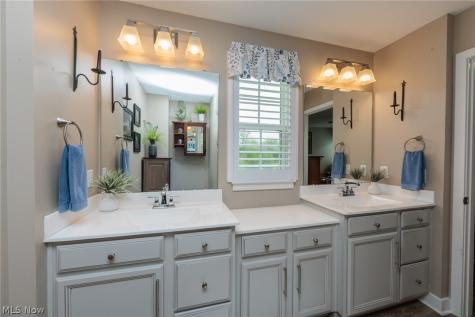 4033 N Steels Circle Cuyahoga Falls OH 44223