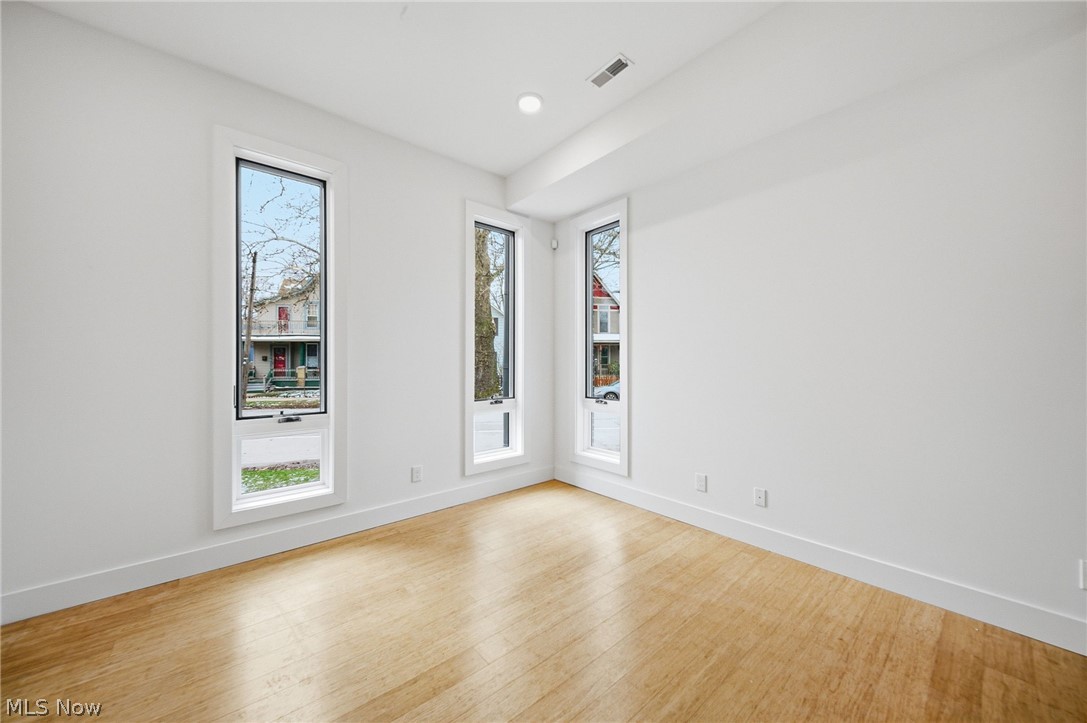 1893 W 44th Street Cleveland OH 44113
