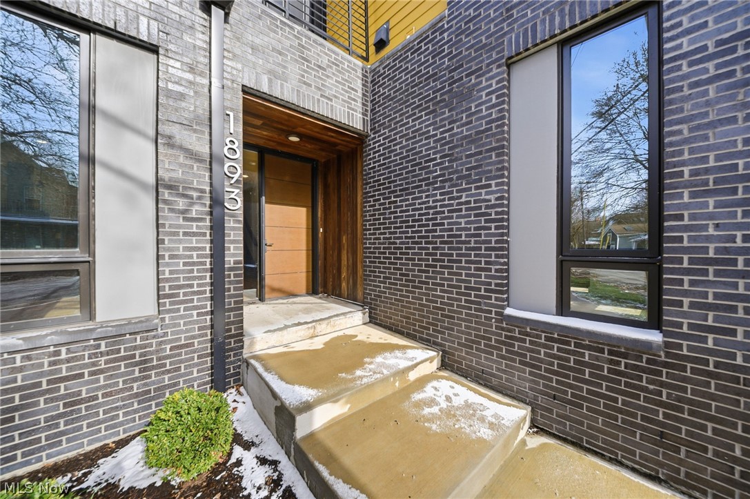 1893 W 44th Street Cleveland OH 44113