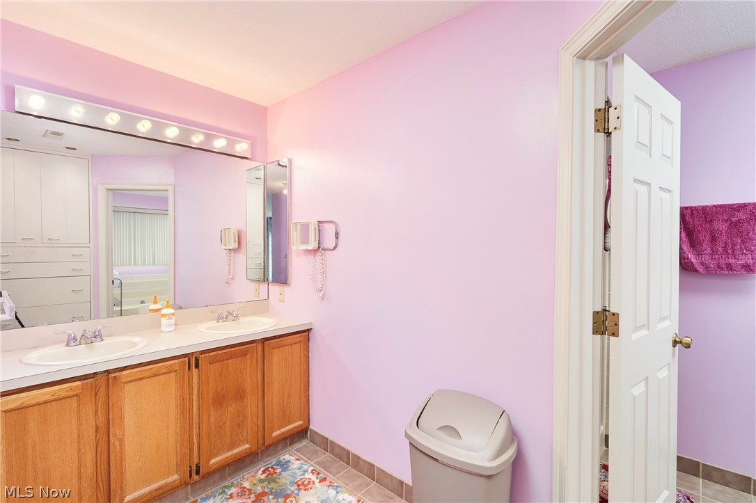 2069 Saxony Drive Akron OH 44313
