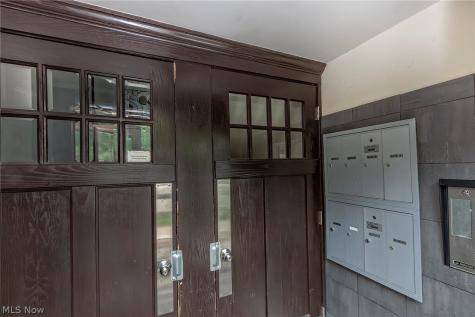 2725 Hampshire Road Cleveland Heights OH 44106