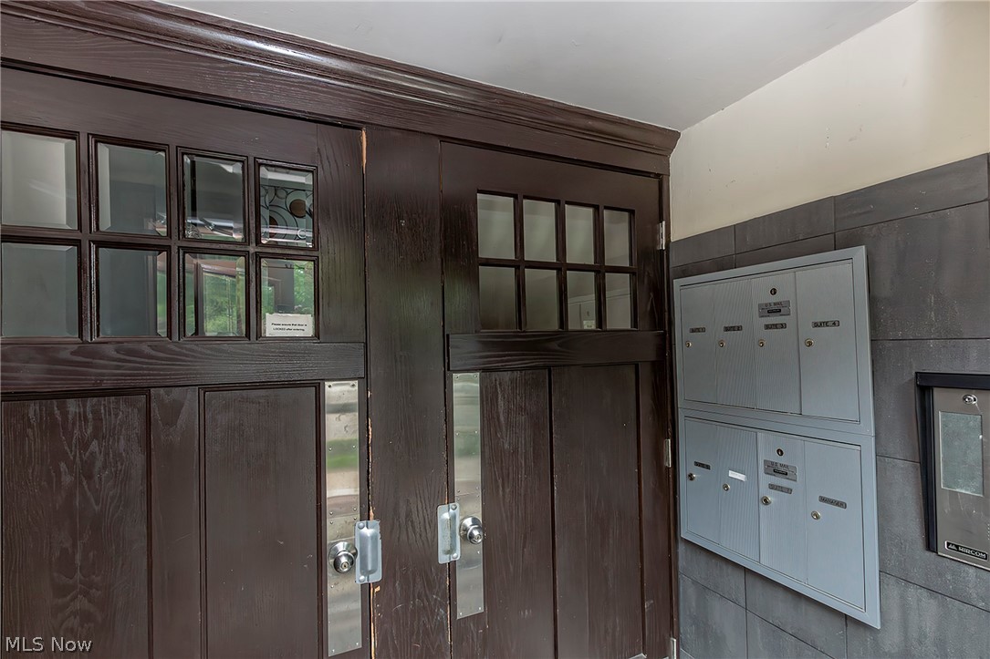 2725 Hampshire Road Cleveland Heights OH 44106