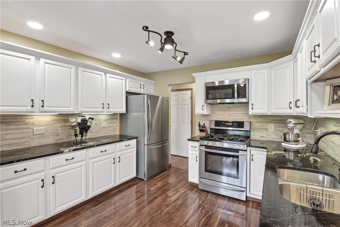 30941 Pepper Mill Court North Olmsted OH 44070