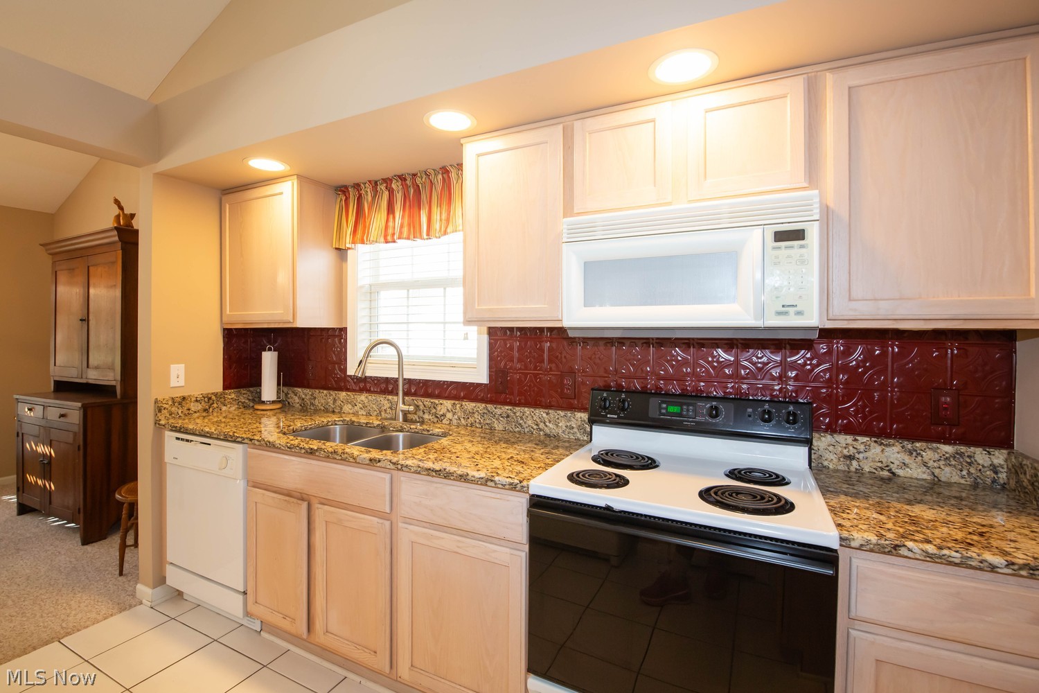 595 Daleview Drive Aurora OH 44202