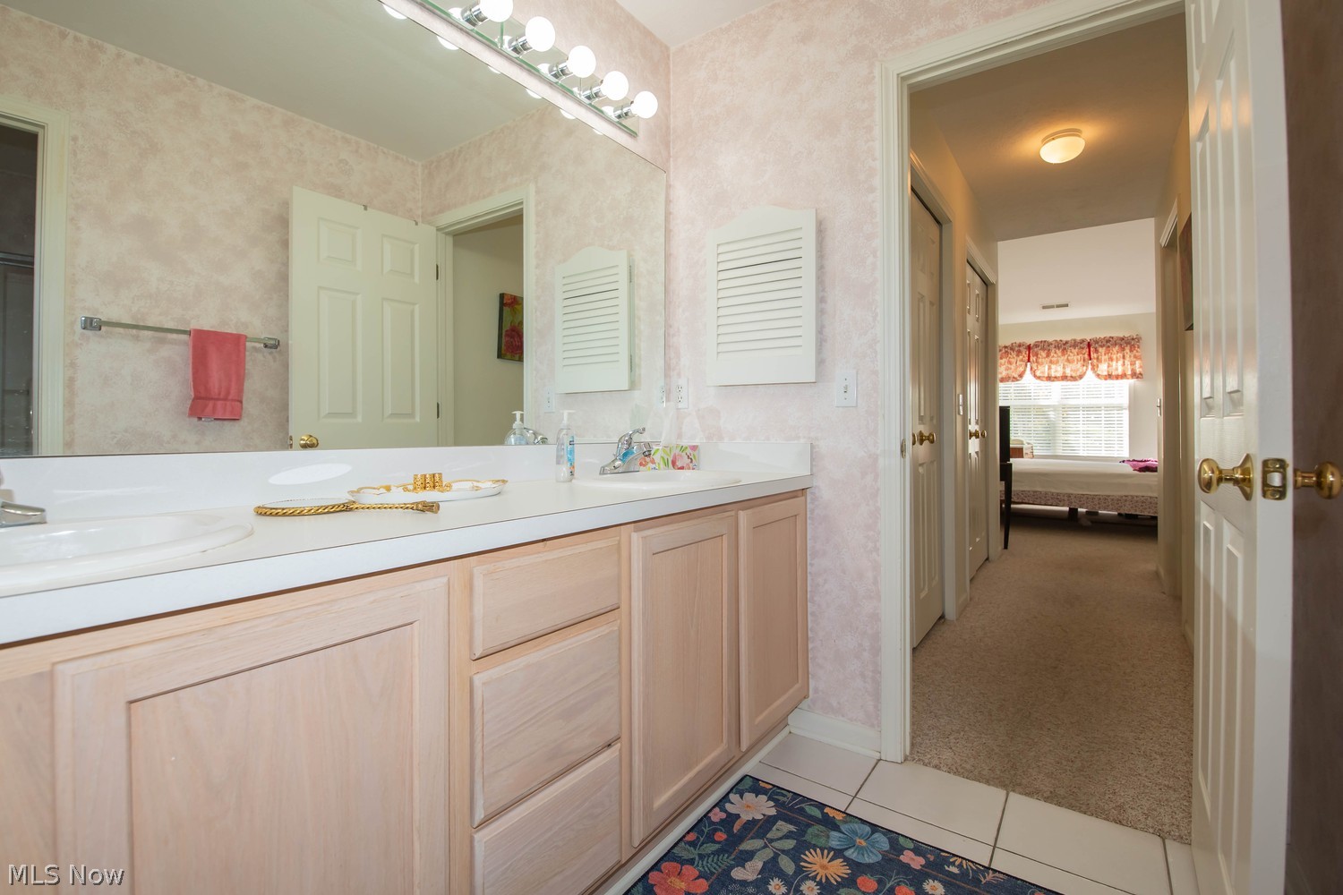 595 Daleview Drive Aurora OH 44202