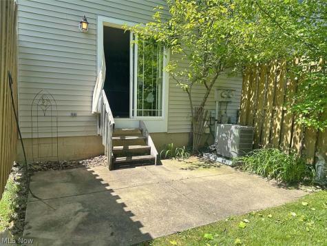 2450 Wrens Drive S Stow OH 44224