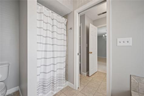 889 Lynnhaven Lane Akron OH 44313