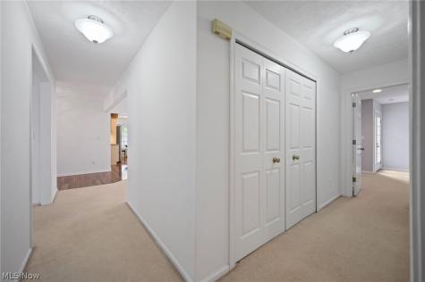 889 Lynnhaven Lane Akron OH 44313