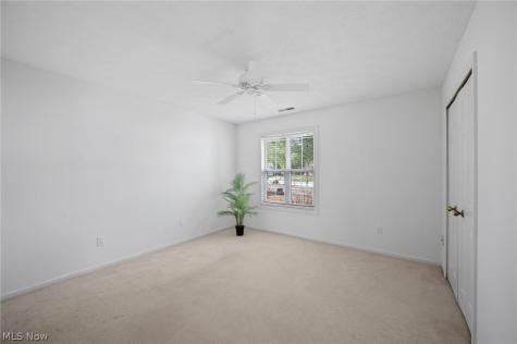 889 Lynnhaven Lane Akron OH 44313