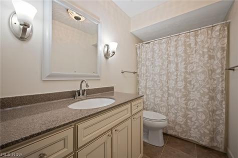 889 Lynnhaven Lane Akron OH 44313