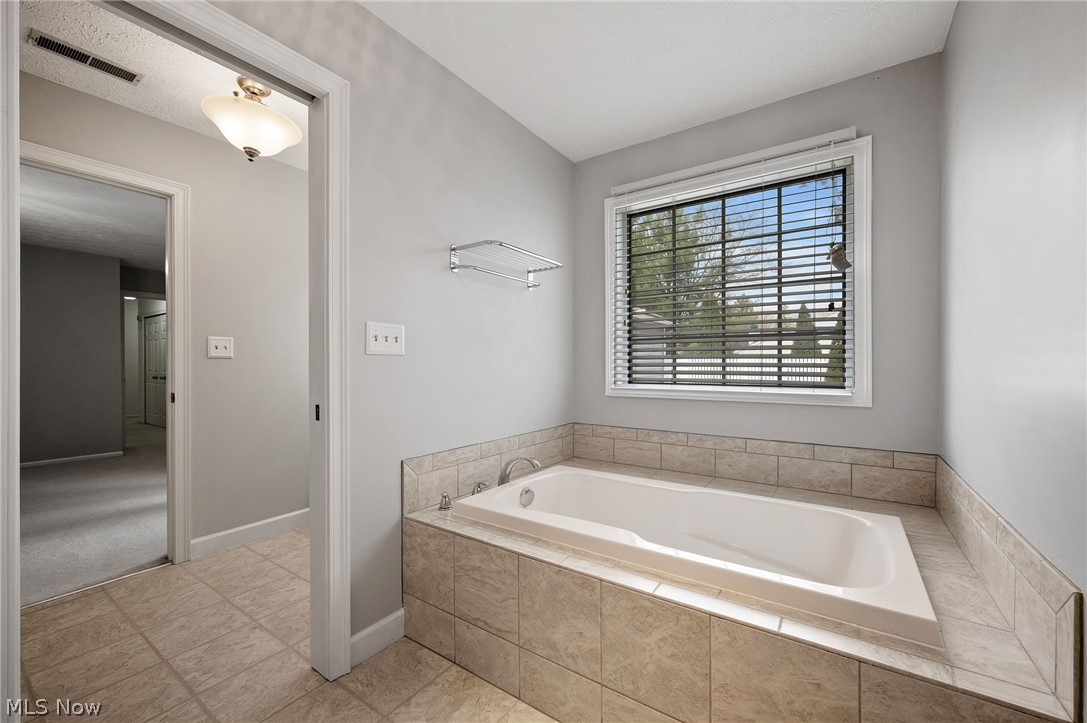 889 Lynnhaven Lane Akron OH 44313