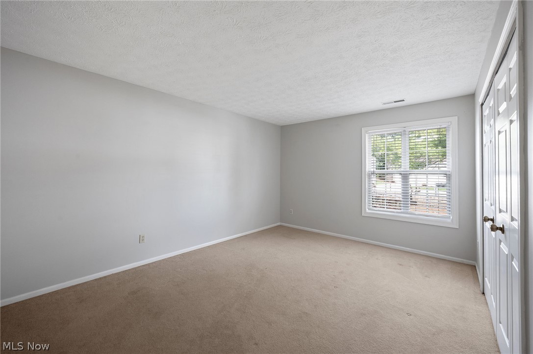 889 Lynnhaven Lane Akron OH 44313