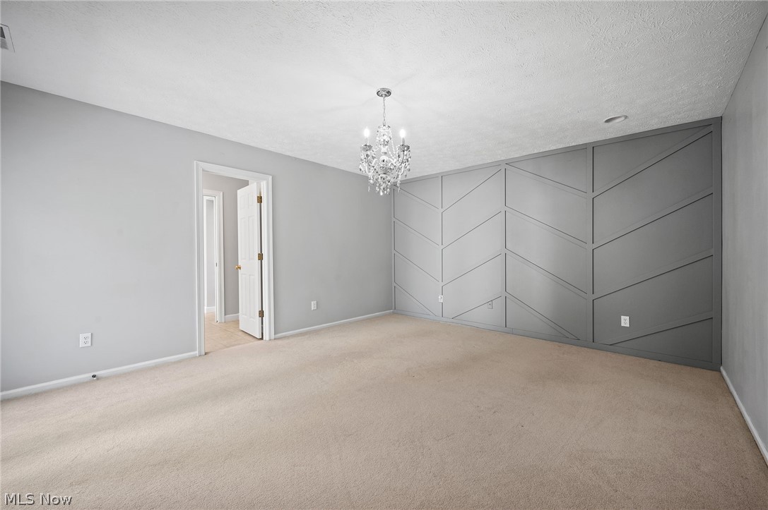 889 Lynnhaven Lane Akron OH 44313