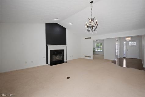 889 Lynnhaven Lane Akron OH 44313