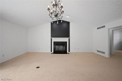 889 Lynnhaven Lane Akron OH 44313