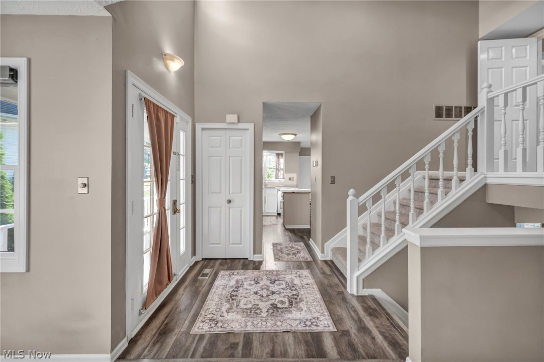 1715 Jonathans Broadview Heights OH 44147