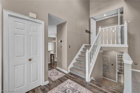 1715 Jonathans Broadview Heights OH 44147