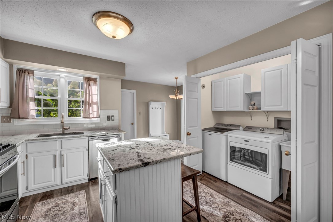1715 Jonathans Broadview Heights OH 44147