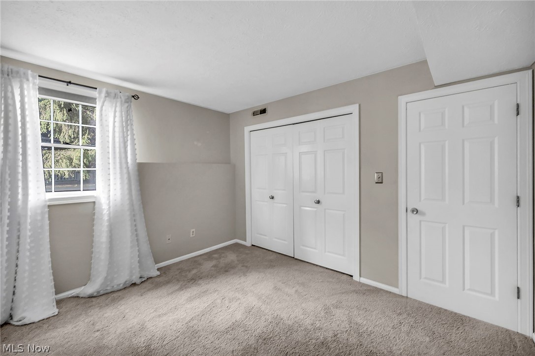 1715 Jonathans Broadview Heights OH 44147