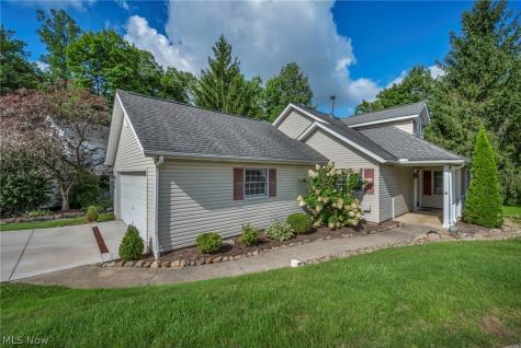 1715 Jonathans Broadview Heights OH 44147