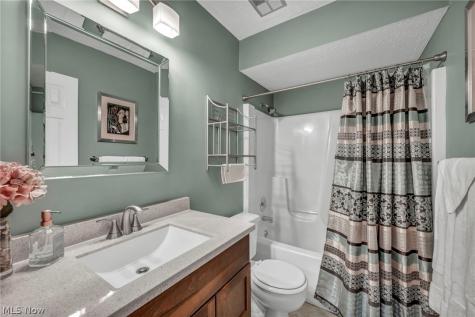 1715 Jonathans Broadview Heights OH 44147
