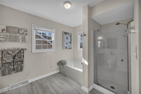 1715 Jonathans Broadview Heights OH 44147