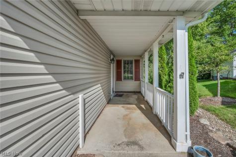 1715 Jonathans Broadview Heights OH 44147