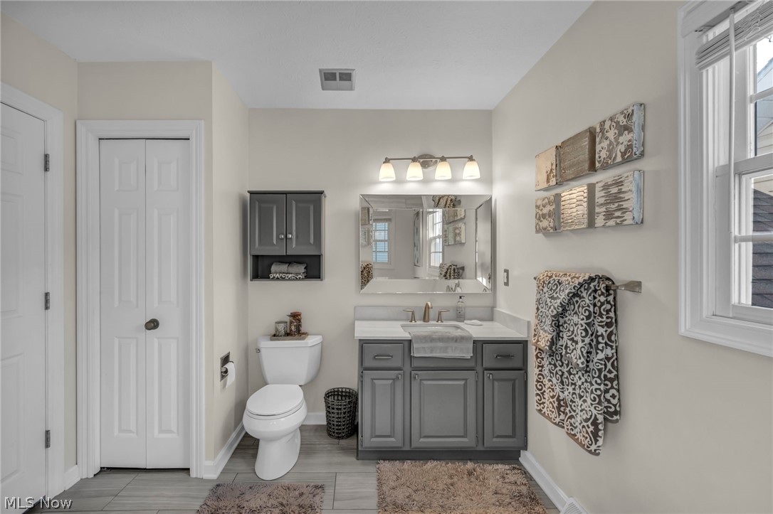 1715 Jonathans Broadview Heights OH 44147
