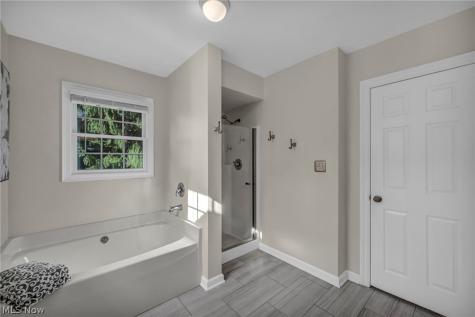 1715 Jonathans Broadview Heights OH 44147