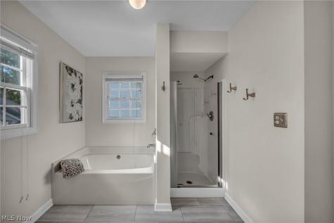 1715 Jonathans Broadview Heights OH 44147