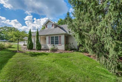 1715 Jonathans Broadview Heights OH 44147