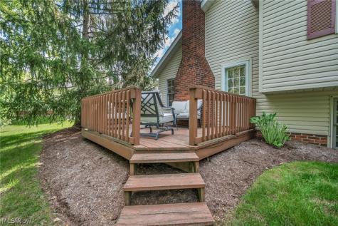 1715 Jonathans Broadview Heights OH 44147