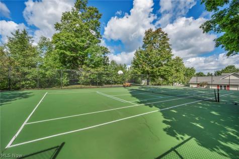 1715 Jonathans Broadview Heights OH 44147