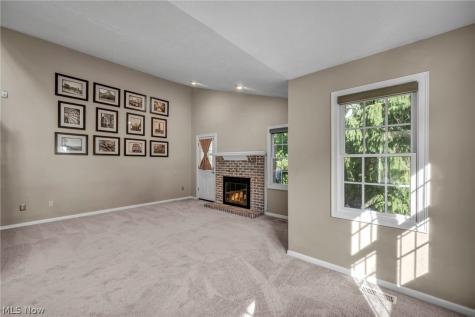 1715 Jonathans Broadview Heights OH 44147