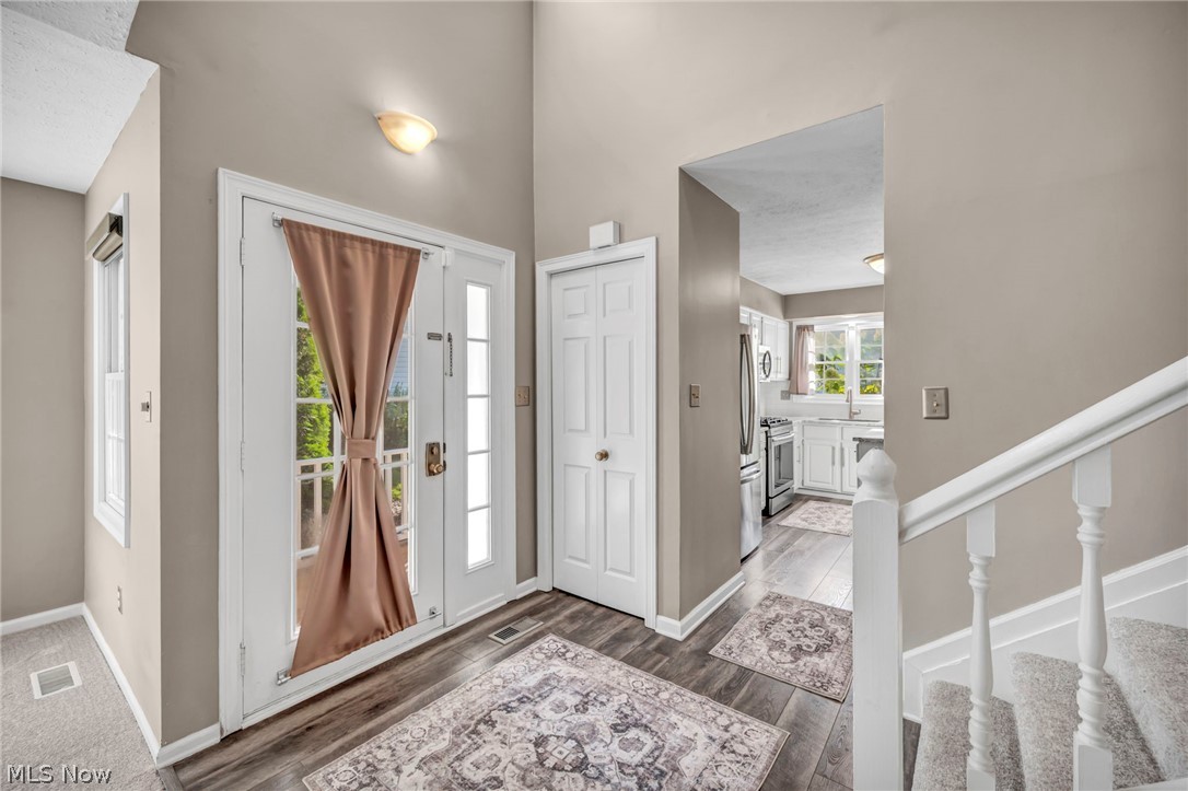 1715 Jonathans Broadview Heights OH 44147