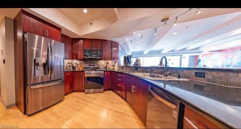 701 W Lakeside Avenue Cleveland OH 44113