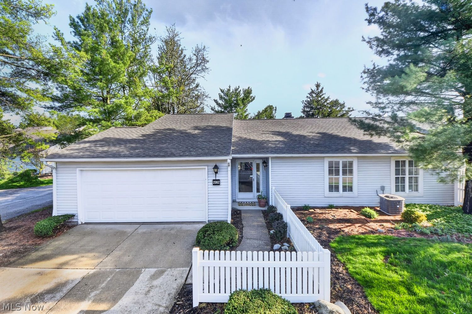 2062 Bretton Place Akron OH 44313
