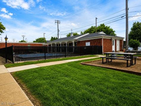 2876 Pease Drive Rocky River OH 44116