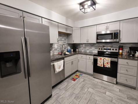 2876 Pease Drive Rocky River OH 44116