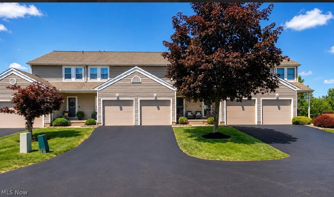 295 Pineview Drive NE Warren OH 44484