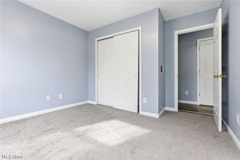 17583 Wildwood Lane Cleveland OH 44119