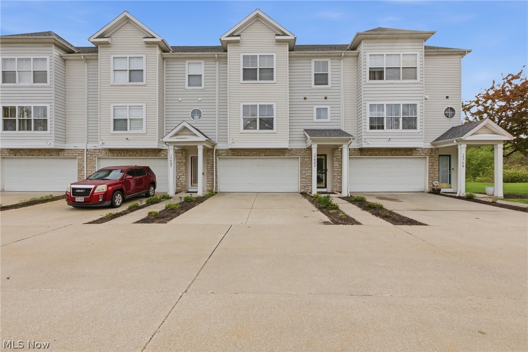 17583 Wildwood Lane Cleveland OH 44119
