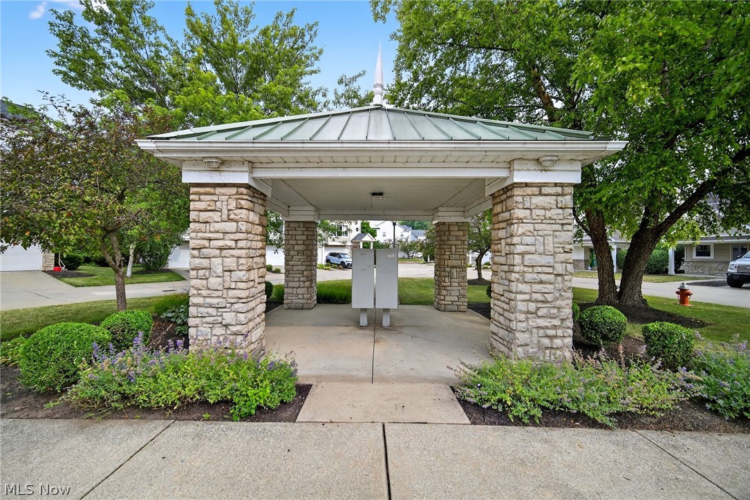 17583 Wildwood Lane Cleveland OH 44119