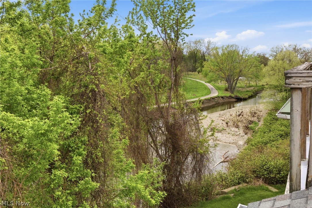 17583 Wildwood Lane Cleveland OH 44119
