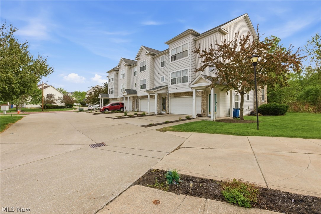17583 Wildwood Lane Cleveland OH 44119