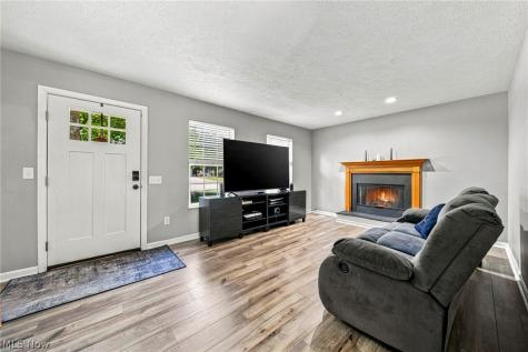 19644 Porters Lane Strongsville OH 44149