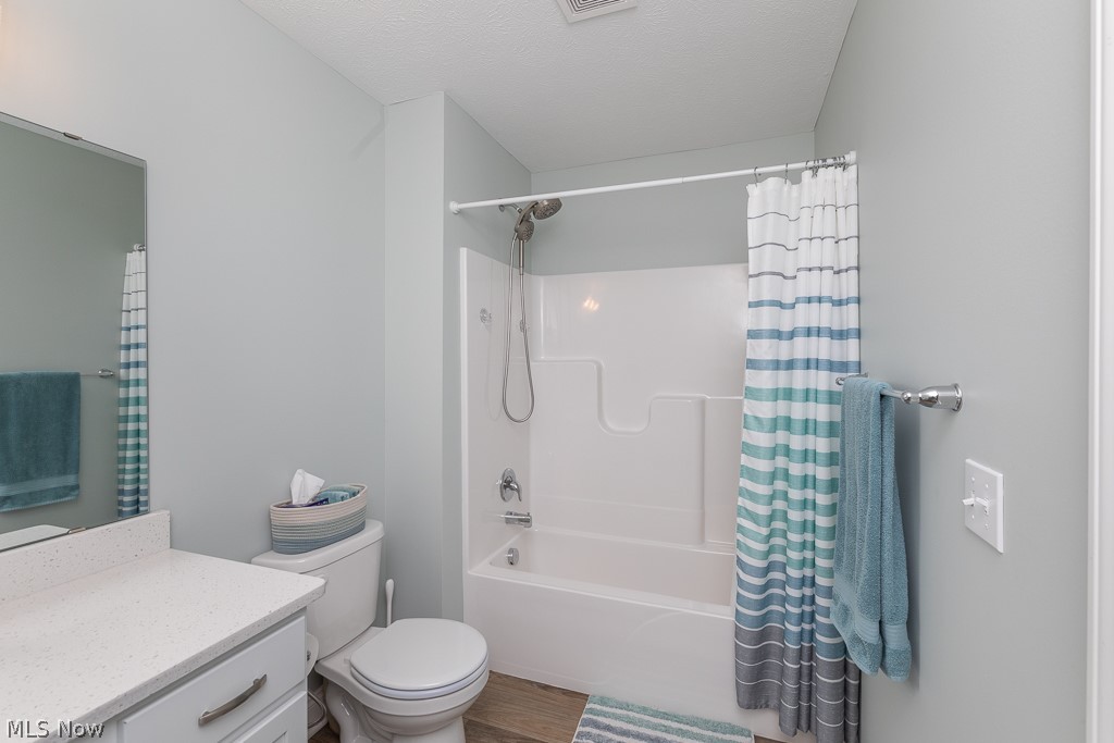 671 Treadway Boulevard Sheffield Lake OH 44054