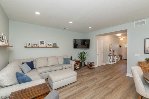 671 Treadway Boulevard Sheffield Lake OH 44054