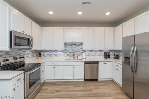 671 Treadway Boulevard Sheffield Lake OH 44054
