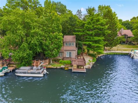 3510 Moonlight Bay Drive NW Canton OH 44708